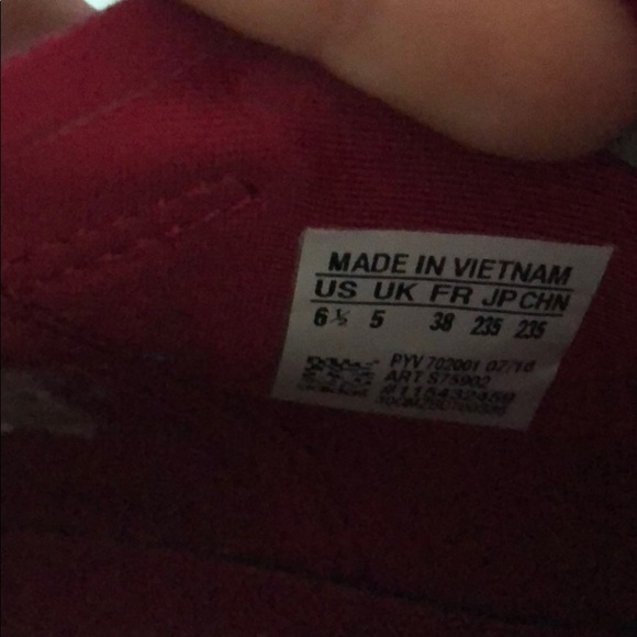 Adidas shoes (mauve/red) - Picture 3 of 3